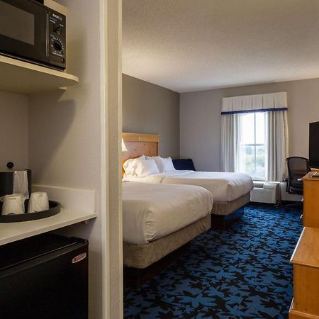 Hampton Inn & Suites Jacksonville Deerwood Park Екстериор снимка