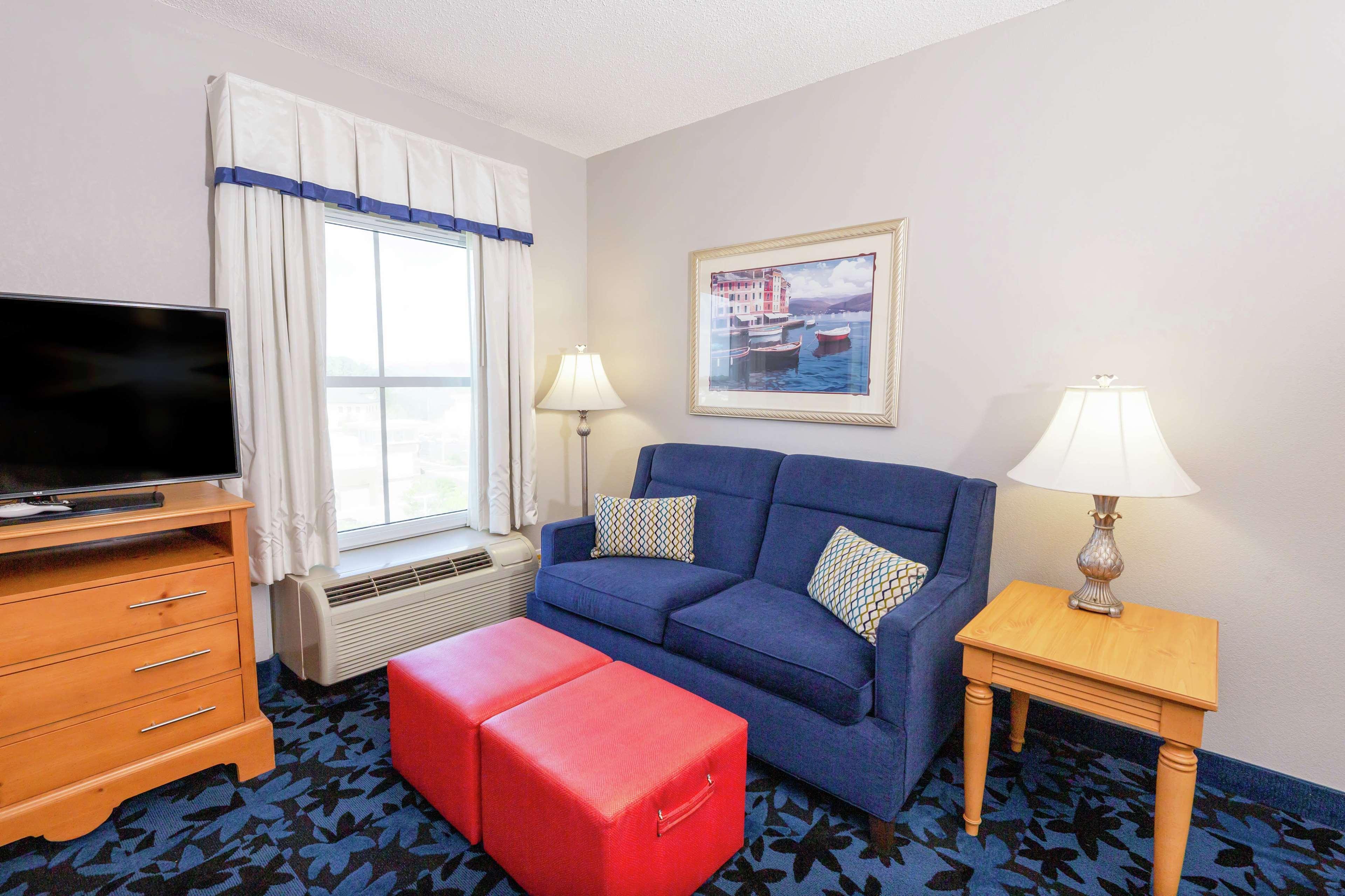 Hampton Inn & Suites Jacksonville Deerwood Park Екстериор снимка