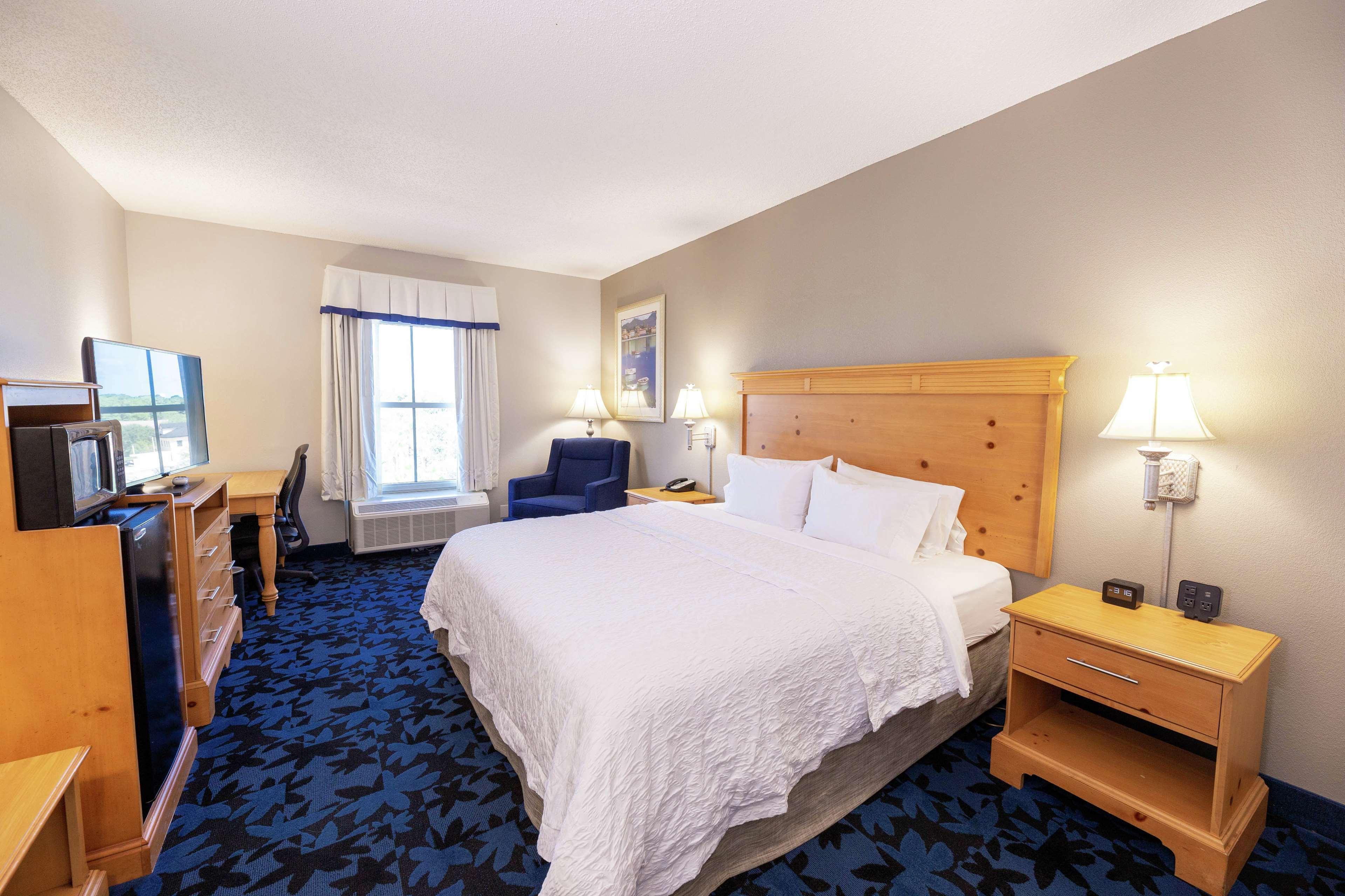 Hampton Inn & Suites Jacksonville Deerwood Park Екстериор снимка