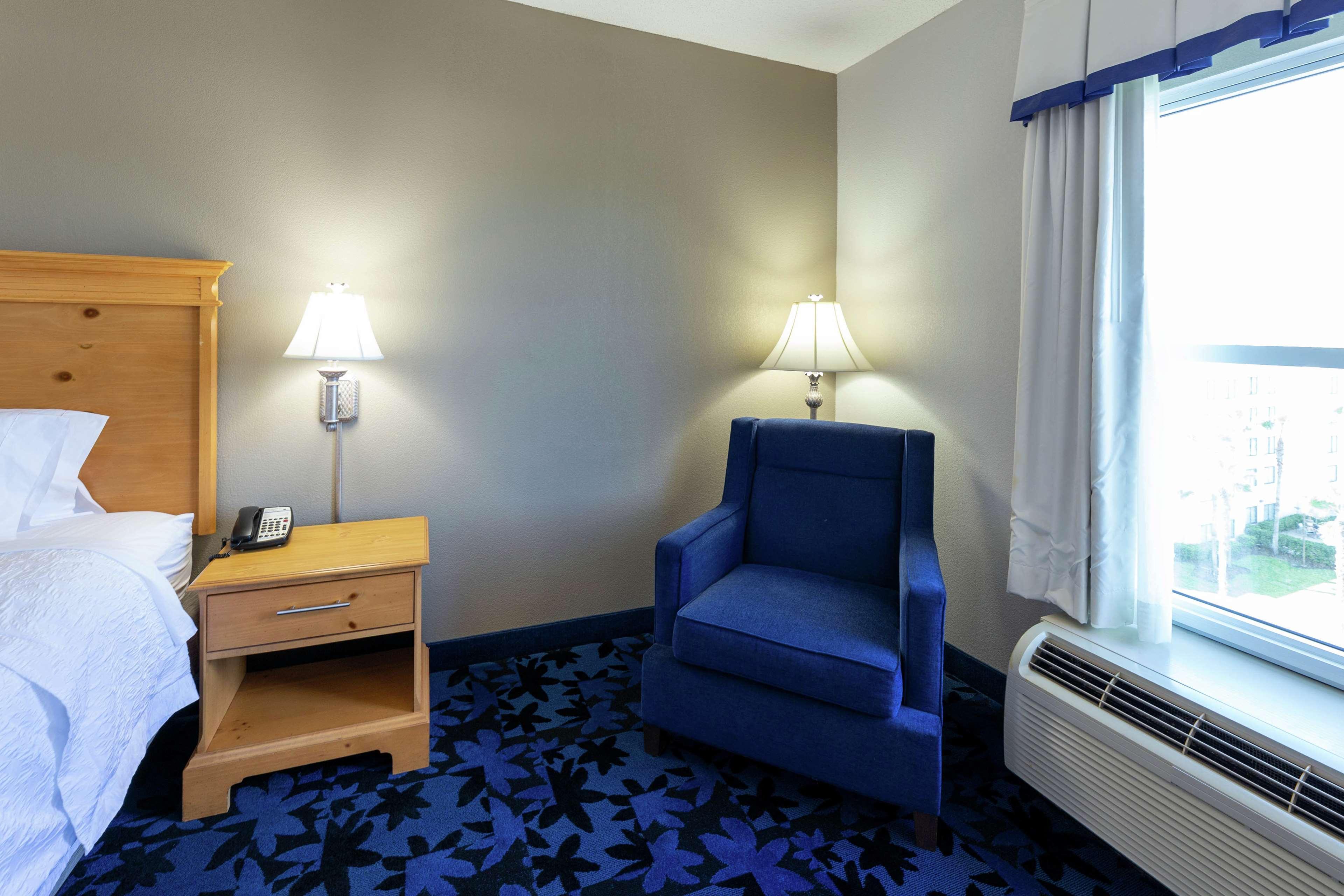 Hampton Inn & Suites Jacksonville Deerwood Park Екстериор снимка