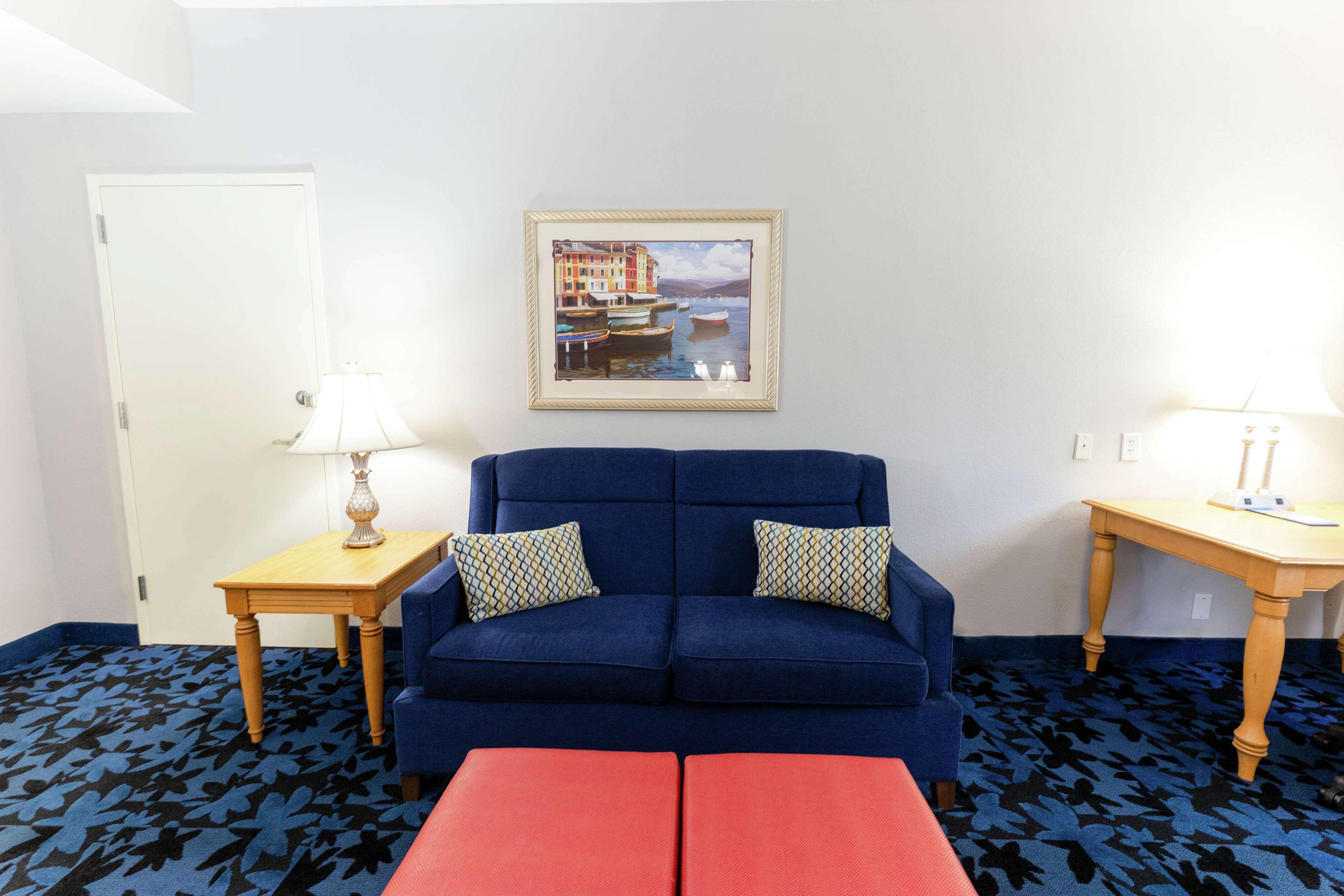 Hampton Inn & Suites Jacksonville Deerwood Park Екстериор снимка