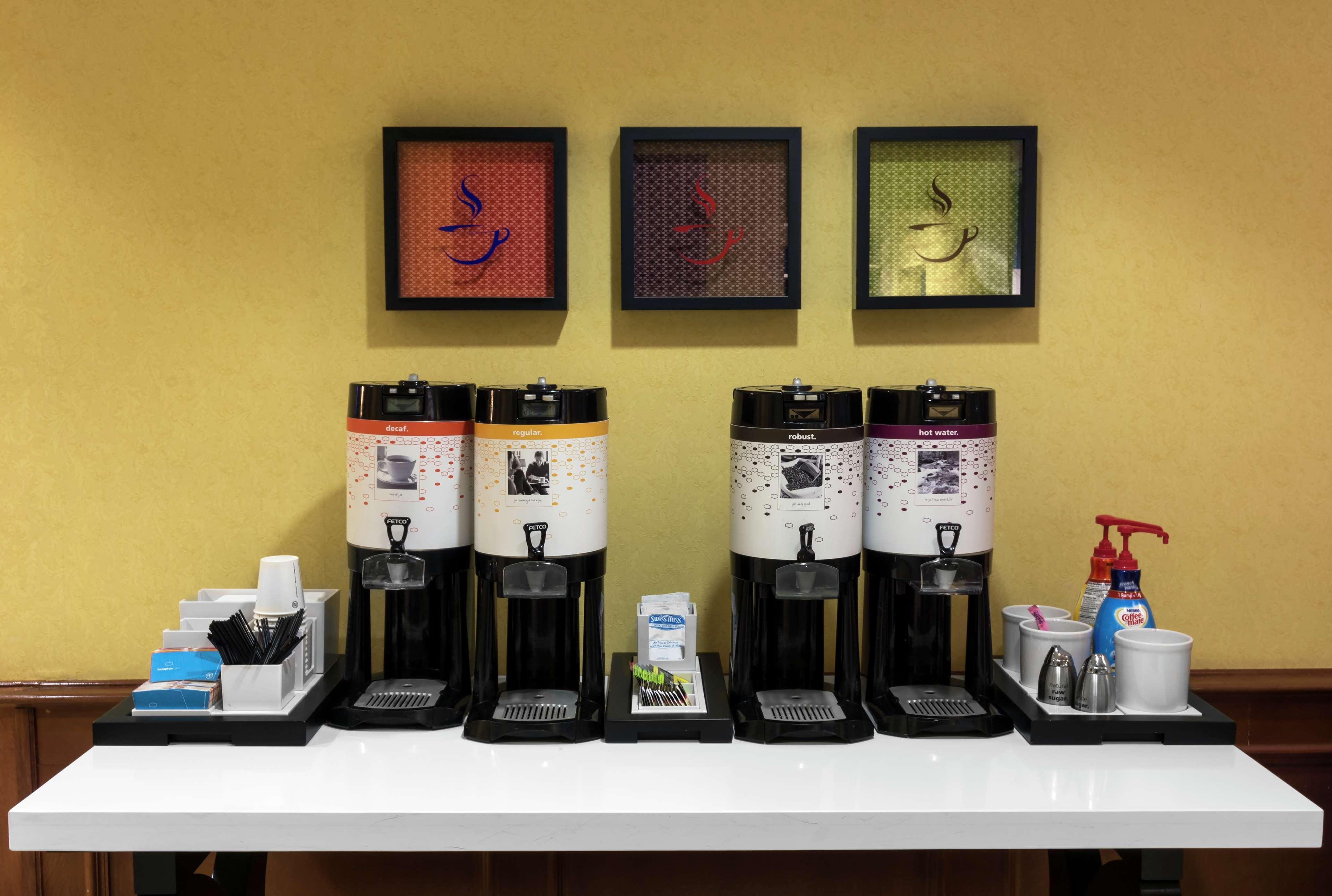 Hampton Inn & Suites Jacksonville Deerwood Park Екстериор снимка