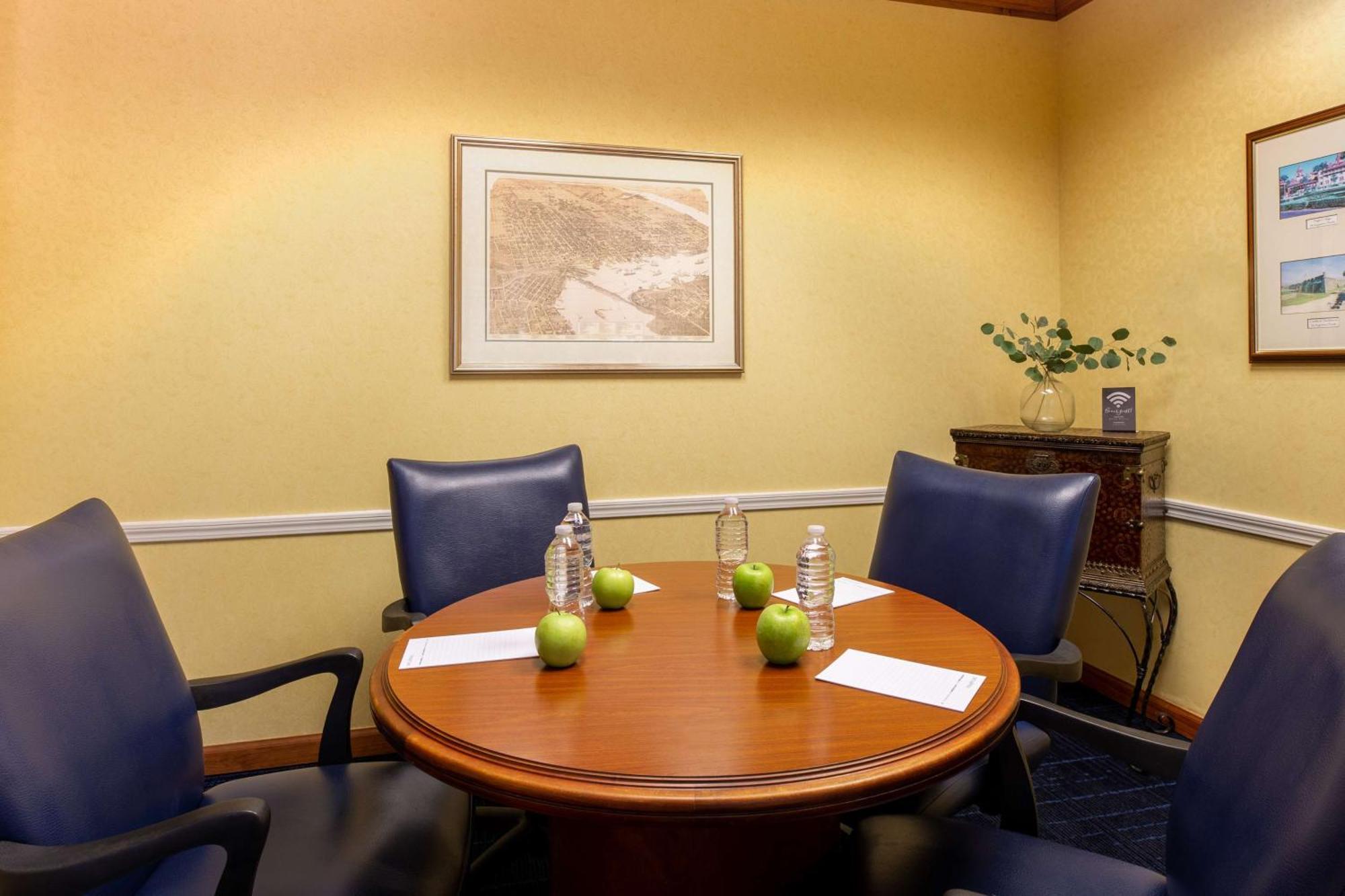 Hampton Inn & Suites Jacksonville Deerwood Park Екстериор снимка