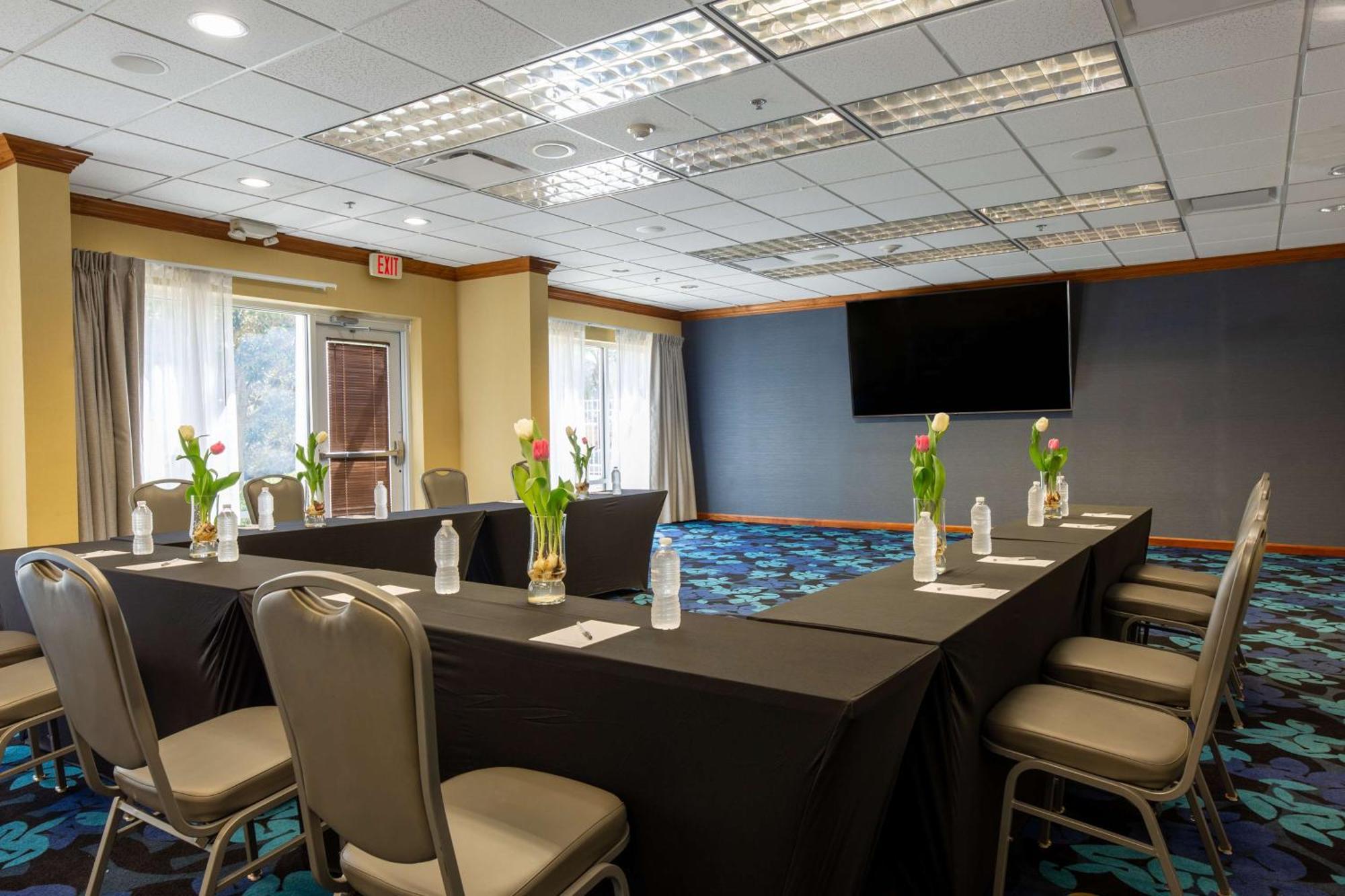 Hampton Inn & Suites Jacksonville Deerwood Park Екстериор снимка