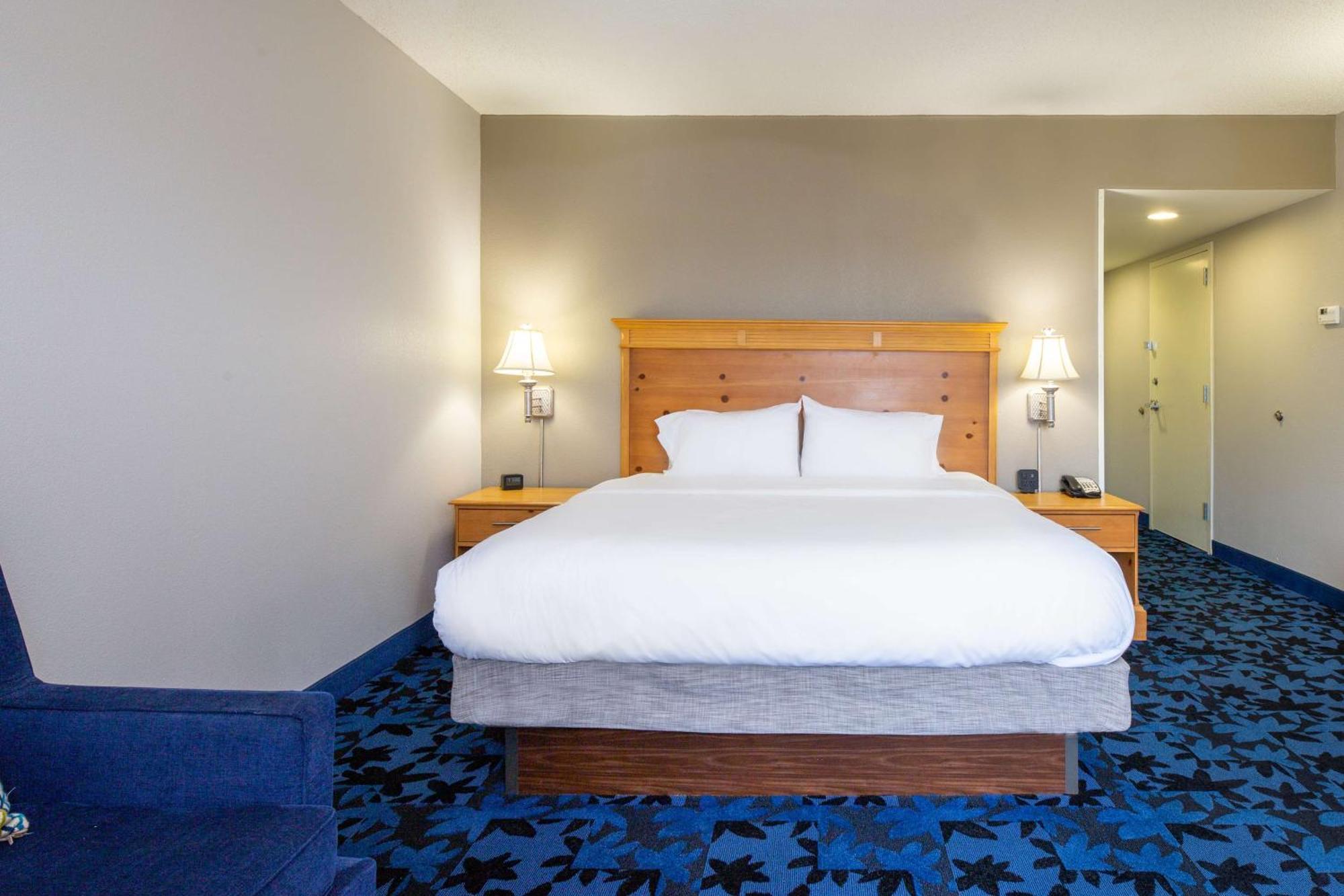 Hampton Inn & Suites Jacksonville Deerwood Park Екстериор снимка