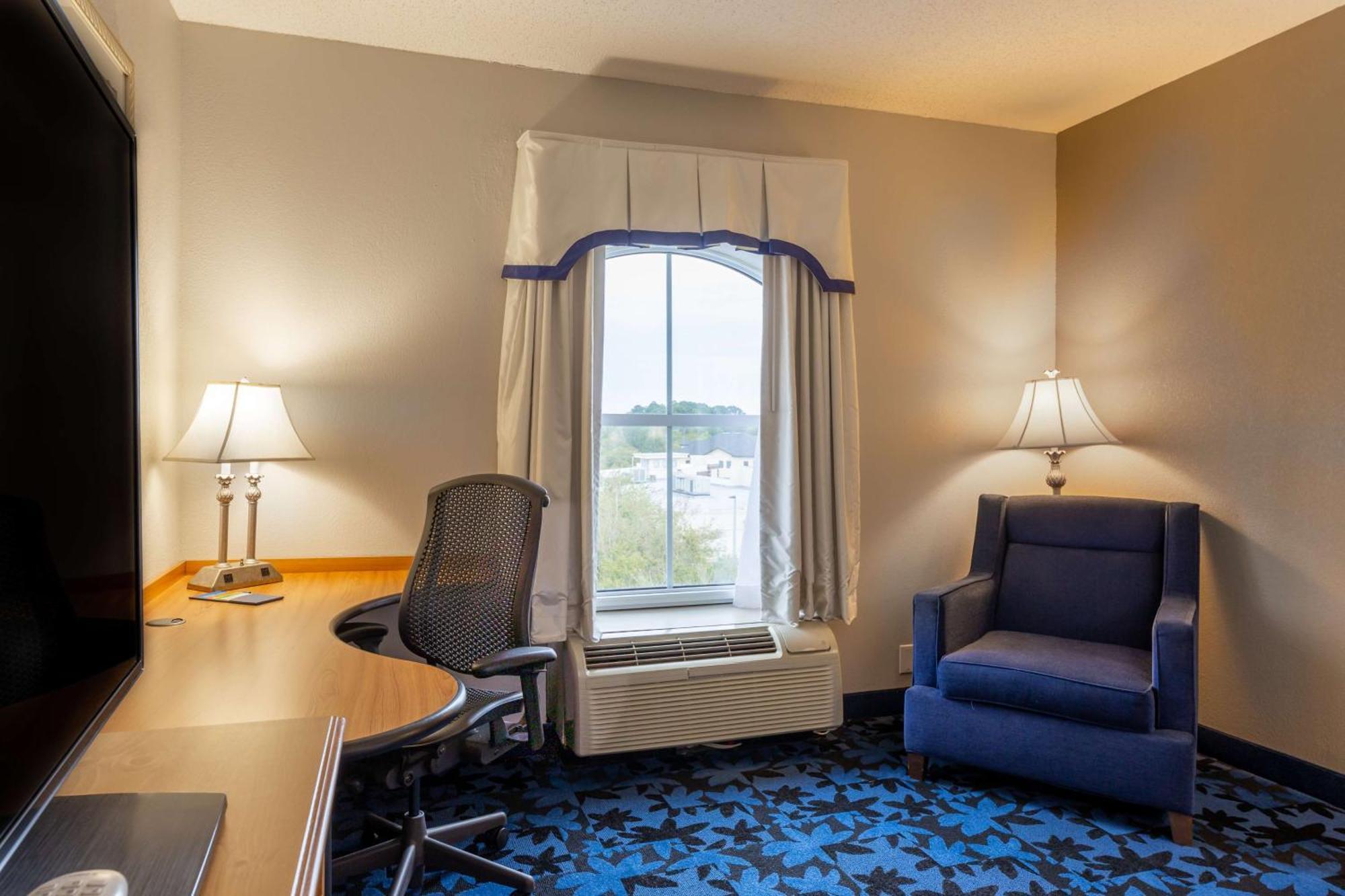 Hampton Inn & Suites Jacksonville Deerwood Park Екстериор снимка